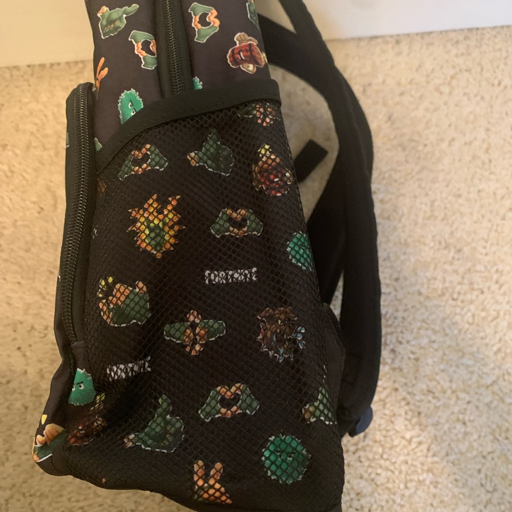 Unisex Kids Cool Fortnite backpack - Picture 7 of 8